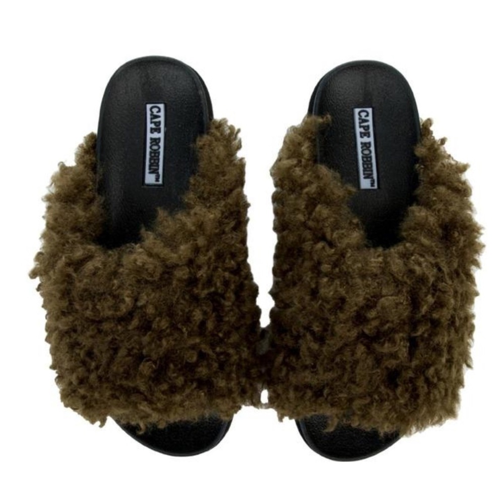 Fur Slides by Cape Robbin